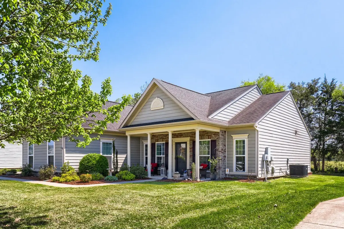 2432 Parkwood Dr, Murfreesboro, TN 37128 - #1