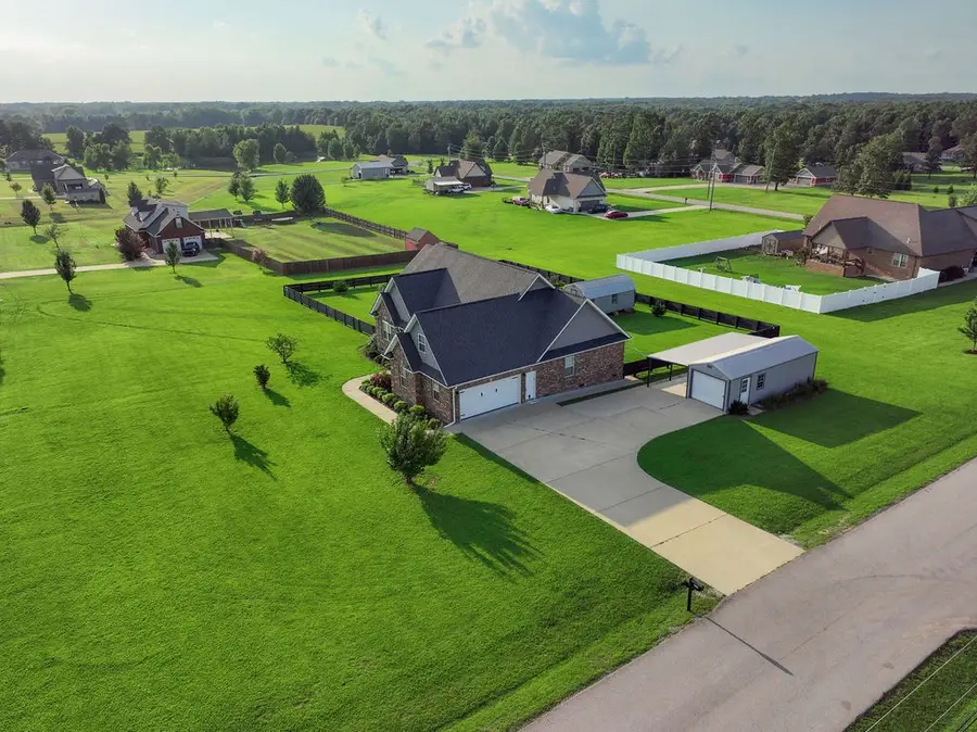 225 Gobbell Ave, Mount Pleasant, TN 38474 - #3