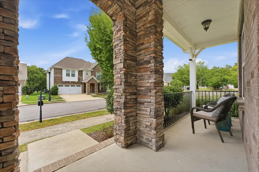 1872 Stonewater Dr, Hermitage, TN 37076 - #2