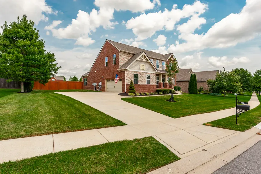770 Nelms Dr, Gallatin, TN 37066 - #2