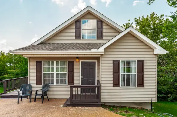 477 Brattontown Cir, Lafayette, TN 37083