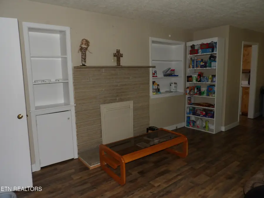 525 Woodlawn Rd, Crossville, TN 38555 - #2