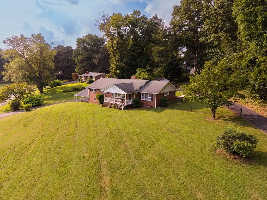 416 Robinson Rd, McMinnville, TN 37110 - #1