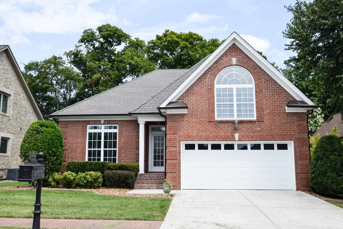 1074 Isaac Franklin Dr, Gallatin, TN 37066 - #1