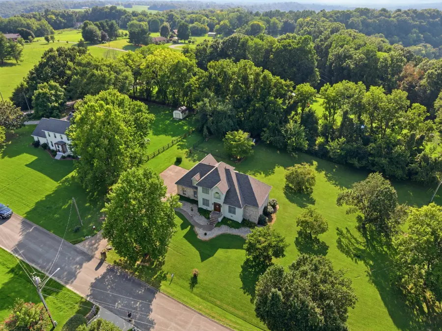 2044 Laura Ln, Springfield, TN 37172 - #2