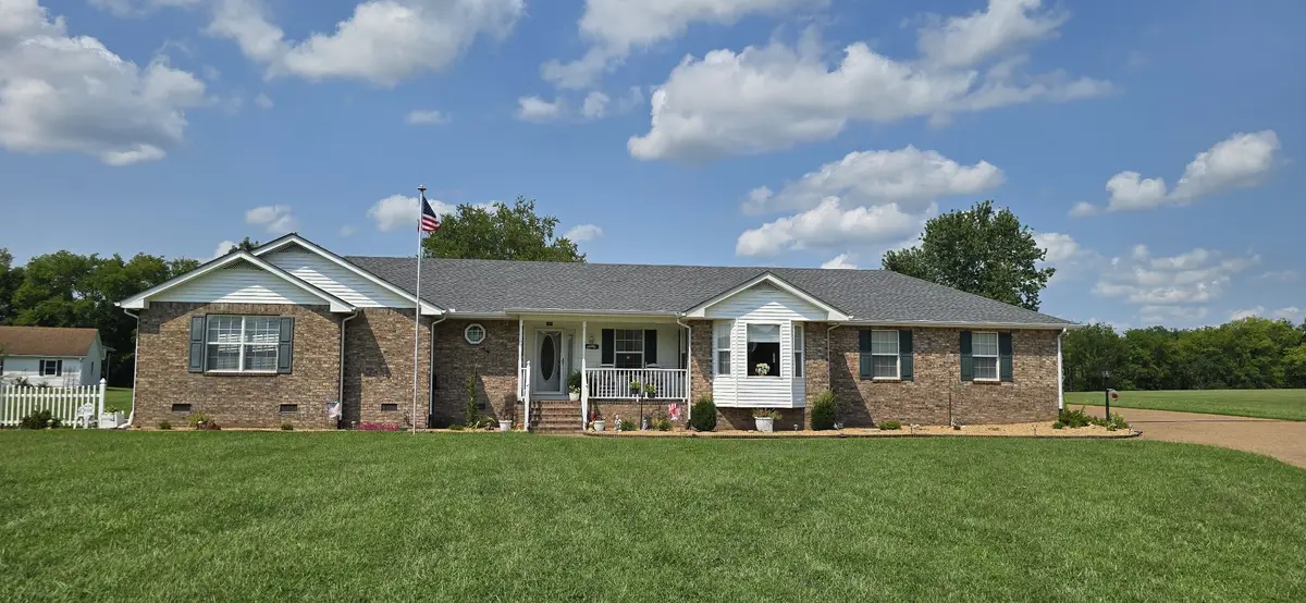 135 Hidden Cove Ct, Gallatin, TN 37066 - #1