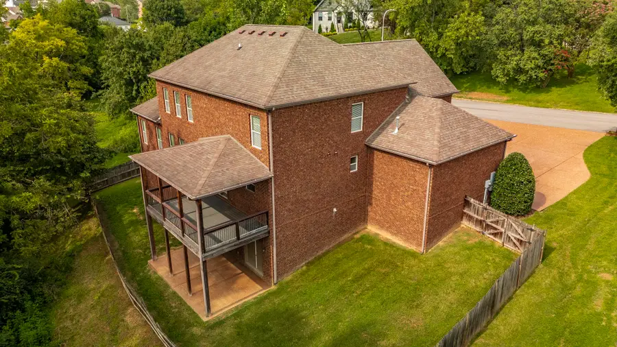 816 Lynn Dr, Goodlettsville, TN 37072 - #3