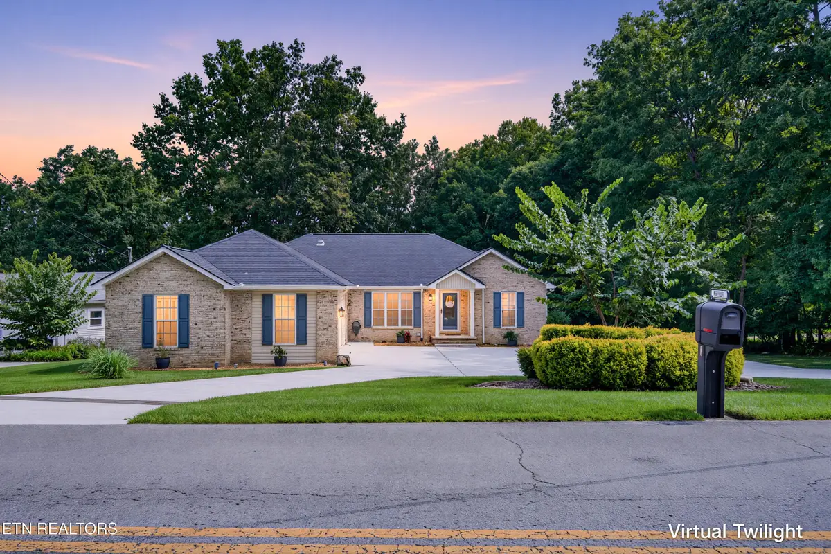 8707 Cherokee Tr, Crossville, TN 38572 - #1