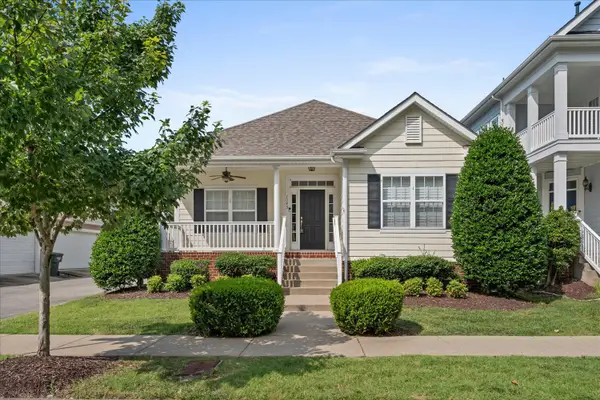 7093 Sunnywood Dr, Nashville, TN 37211