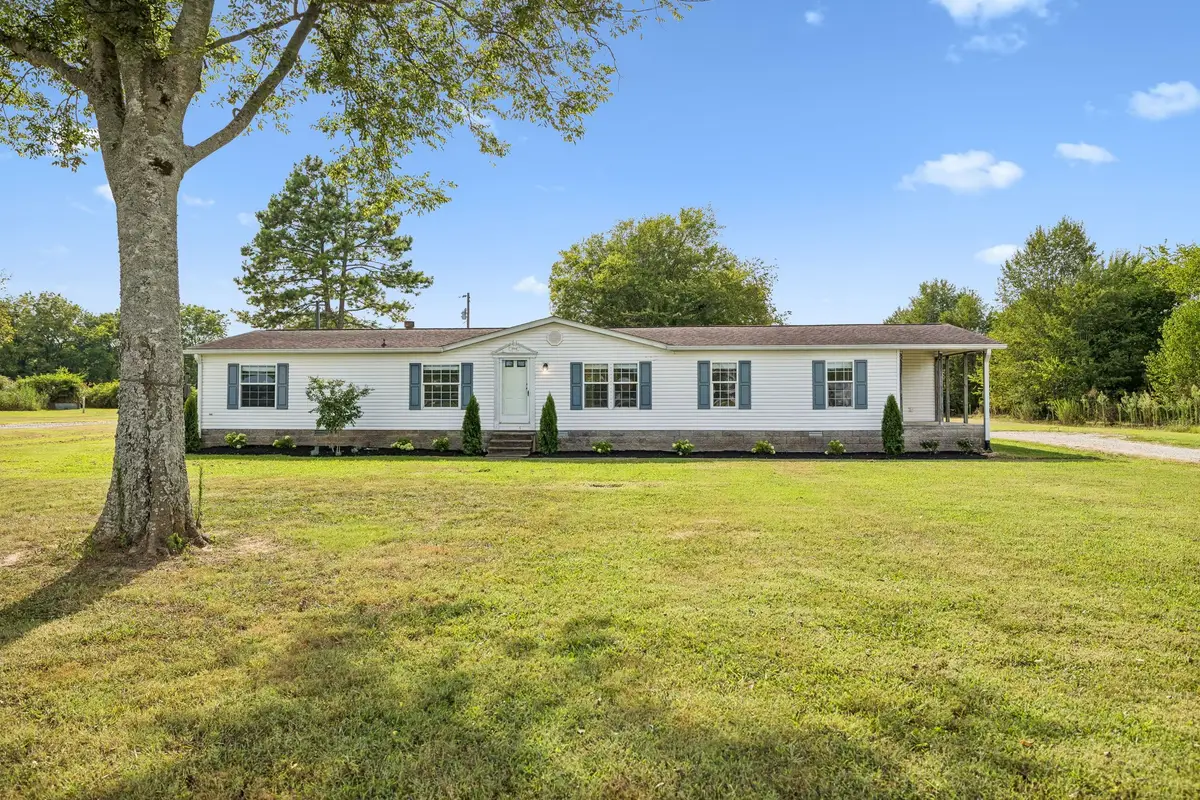 4980 Comstock Rd, Chapel Hill, TN 37034 - #1