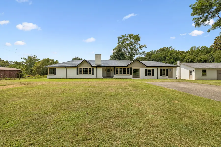 631 Bethany Rd, Red Boiling Springs, TN 37150 - #2