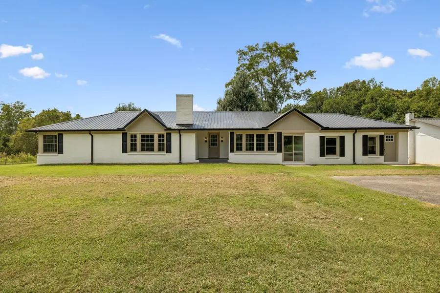 631 Bethany Rd, Red Boiling Springs, TN 37150 - #3