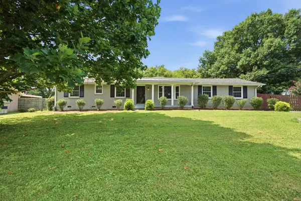 114 Wessington Pl, Hendersonville, TN 37075