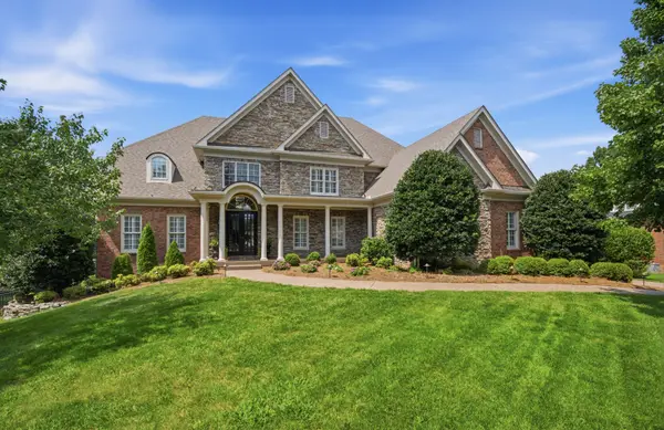 8218 Holly Rd, Brentwood, TN 37027