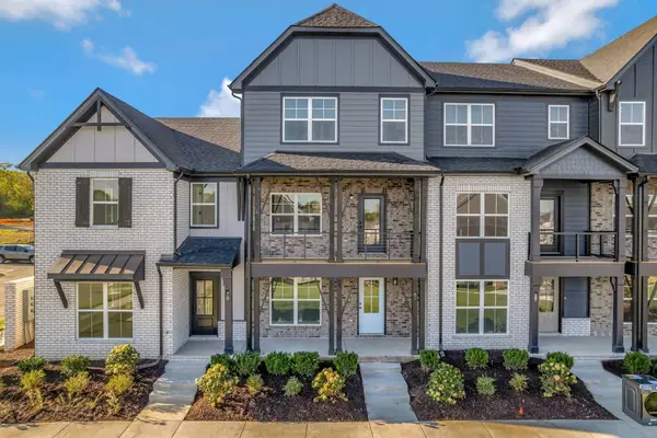 606 Granbury Pvt Drive, Hendersonville, TN 37075