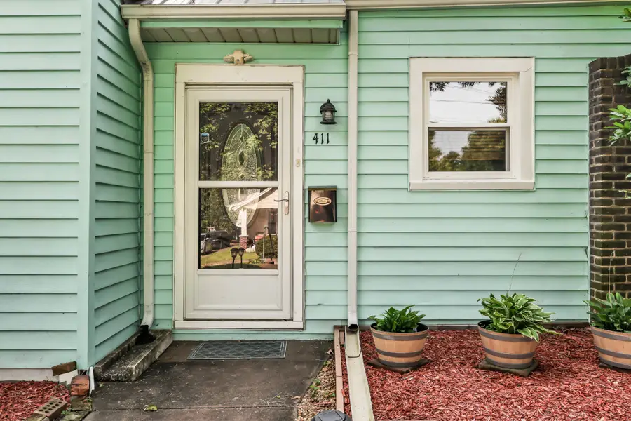 411 S 11th St, Clarksville, TN 37040 - #3