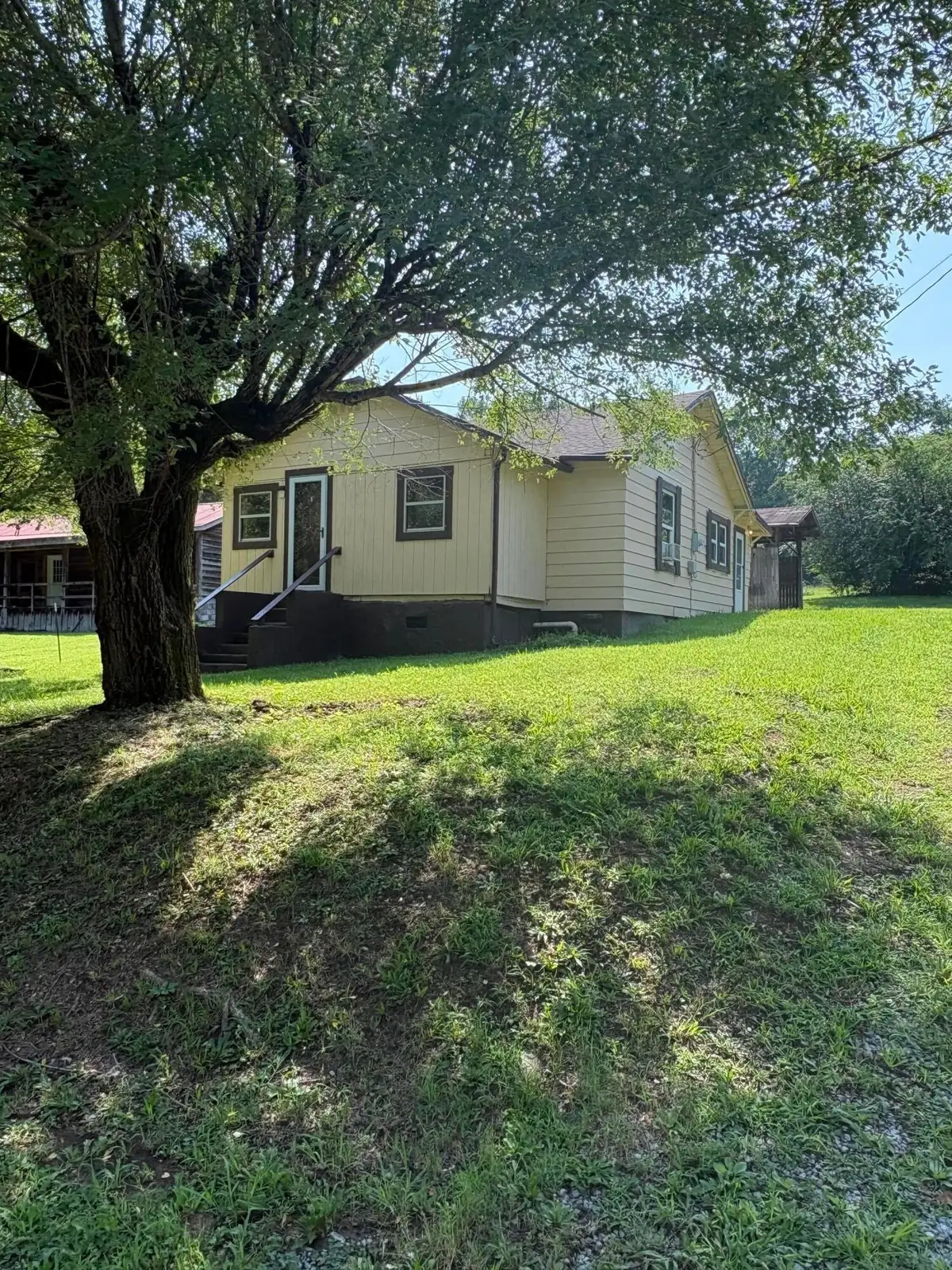 1117 Bledsoe Dr, Etowah, TN 37331 - #1
