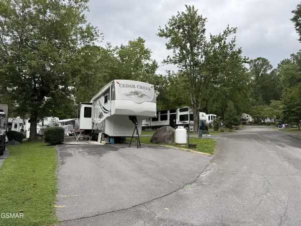 4229 E Parkway #53, Gatlinburg, TN 37738