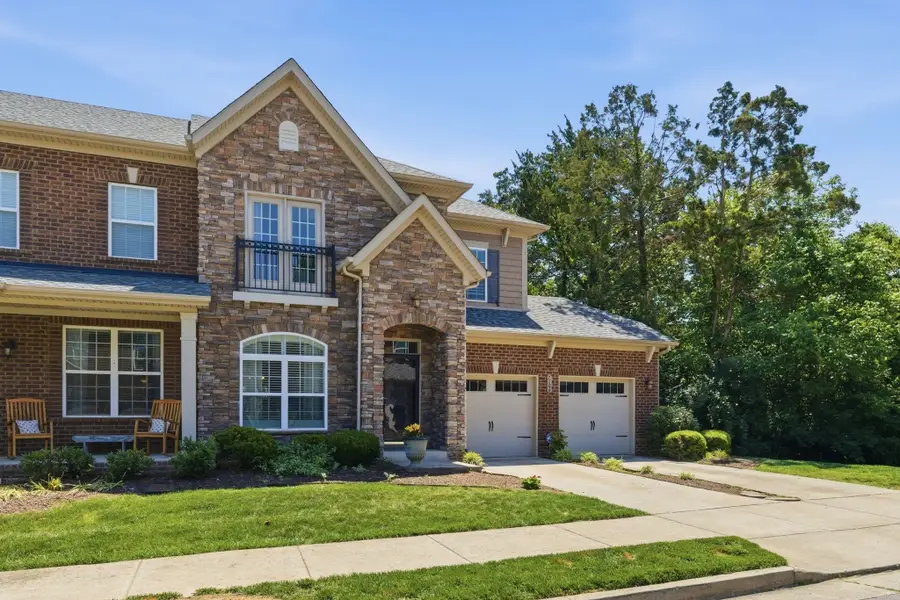 2106 Traemoor Village Ct, Nashville, TN 37209 - #2