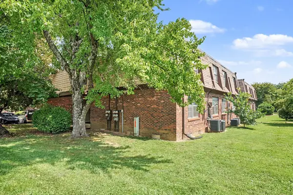441 Harding Pl #E1, Nashville, TN 37211