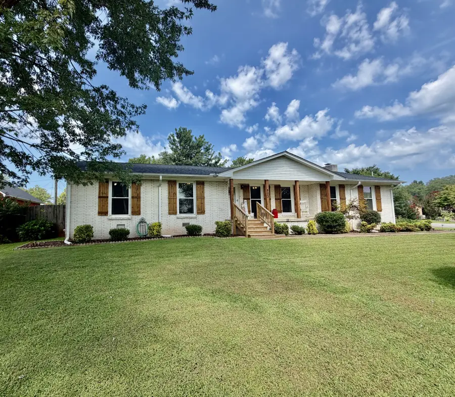 803 5th Ave, Lawrenceburg, TN 38464 - #2