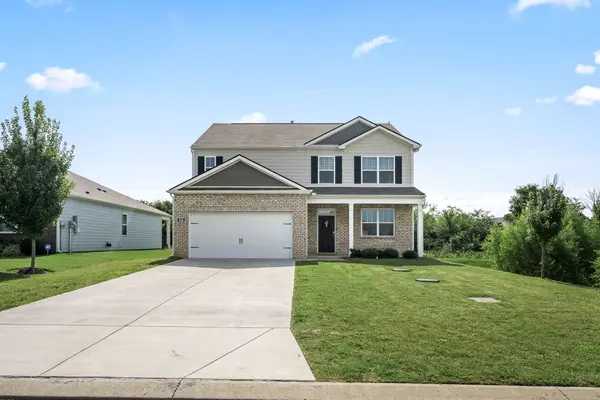9016 Copenhagen Dr, Murfreesboro, TN 37129
