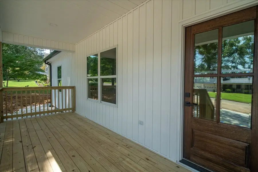 300 Devin Dr, Lawrenceburg, TN 38464 - #2