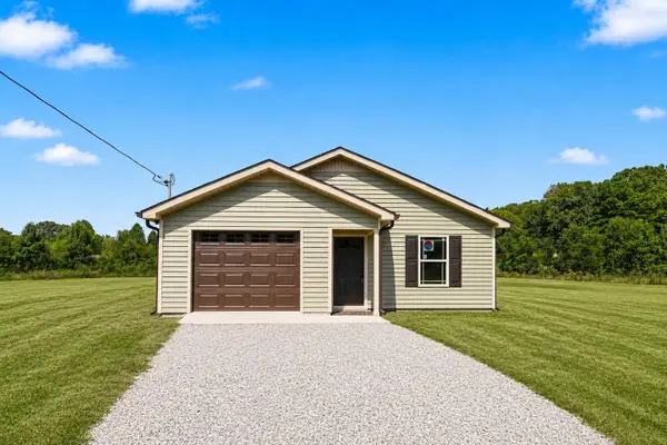 105 N B St, Hillsboro, TN 37342