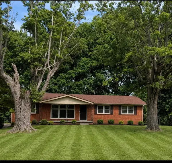 1302 Ellington Dr, Lafayette, TN 37083