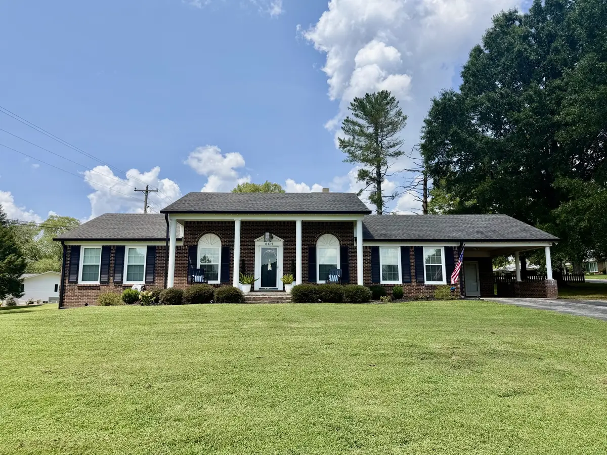 301 Roberta Ln, Lawrenceburg, TN 38464 - #1