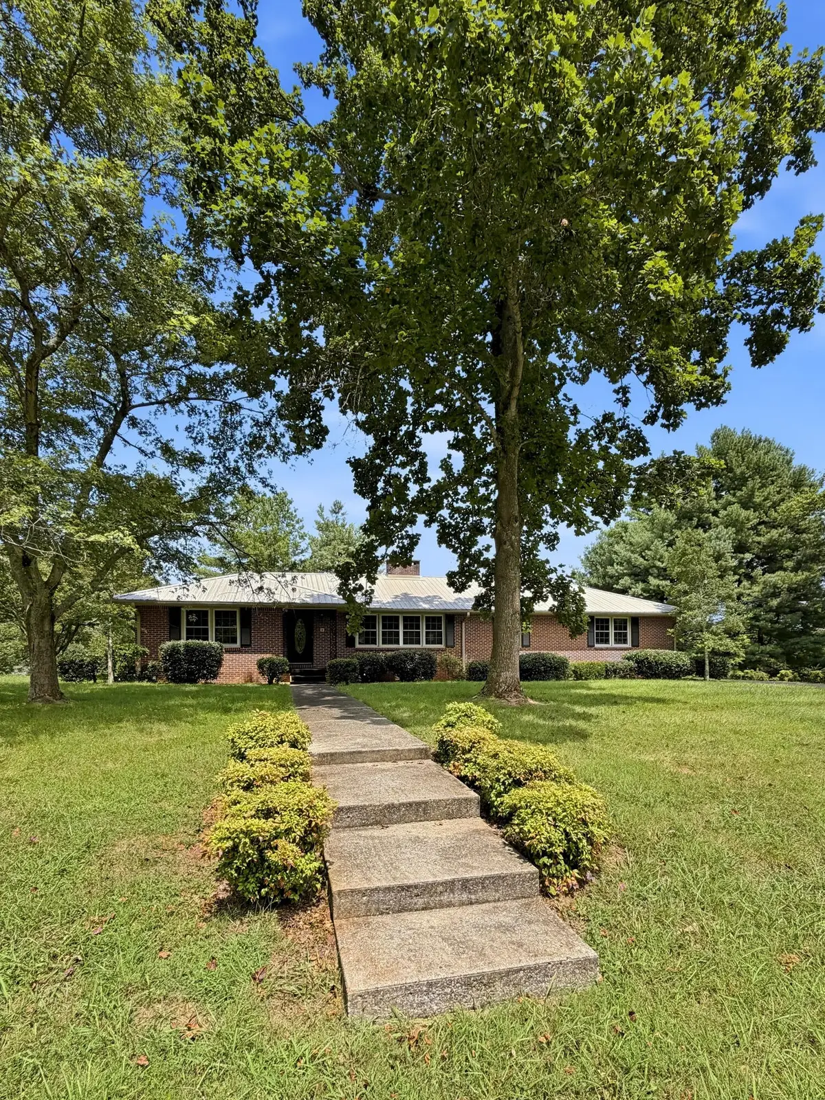 401 E Petty Lane, Winchester, TN 37398 - #1