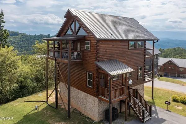 2032 Starr Crest Drive Drive, Sevierville, TN 37876