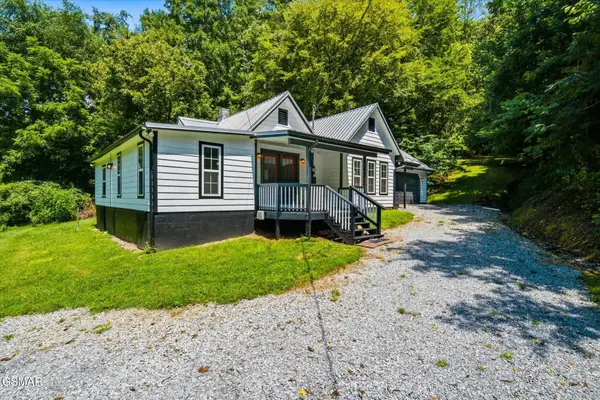 890 Indian Gap Road, Sevierville, TN 37876