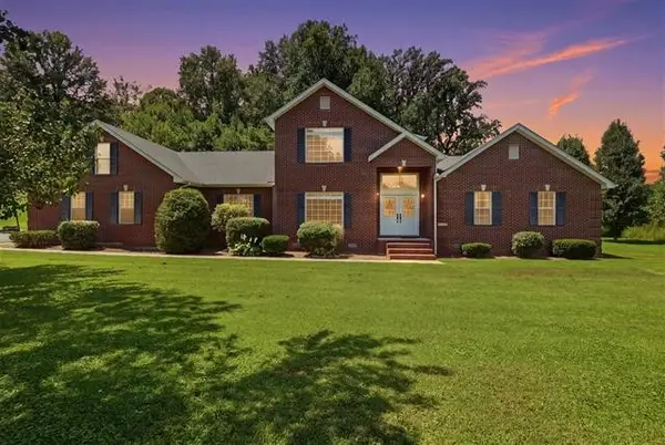 105 Oakwind Rd, Glasgow, KY 42141