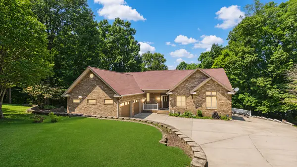 284 Crystal Creek Cir, Cadiz, KY 42211