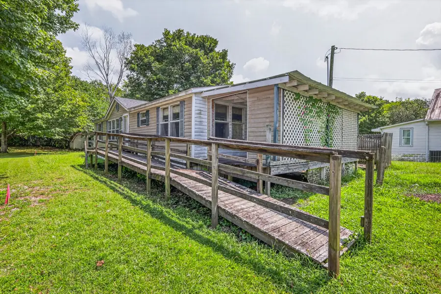828 N Brown St, Springfield, TN 37172 - #3