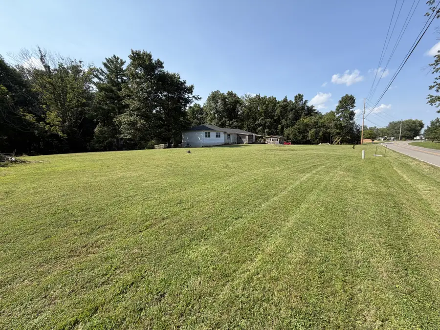 3670 Lake Rd, Woodlawn, TN 37191 - #3