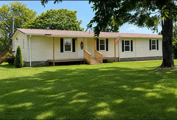 3231 E Stinson Rd, Lafayette, TN 37083