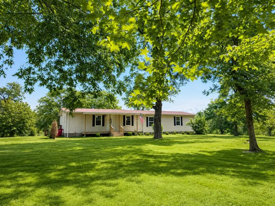 3231 E Stinson Rd, Lafayette, TN 37083 - #2