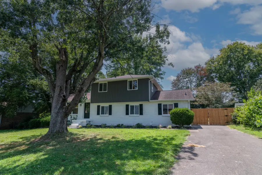 2711 E Copeland Ct, Clarksville, TN 37042 - #2