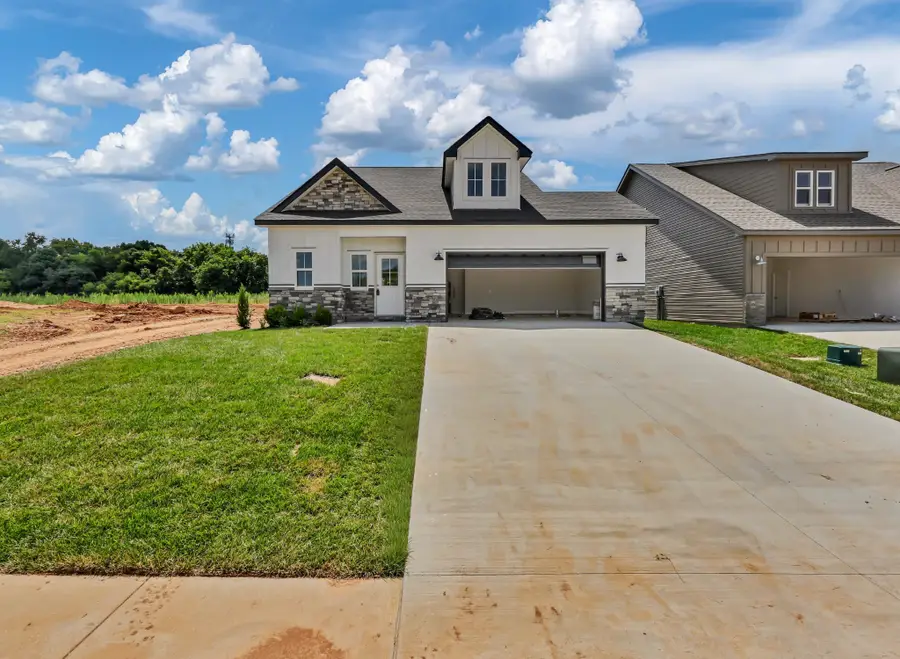 2737 Brewster Dr, Clarksville, TN 37042 - #3