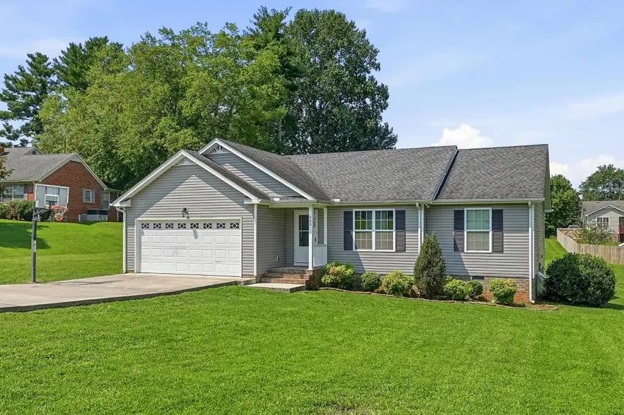 808 Boyd Ave, McMinnville, TN 37110 - #2