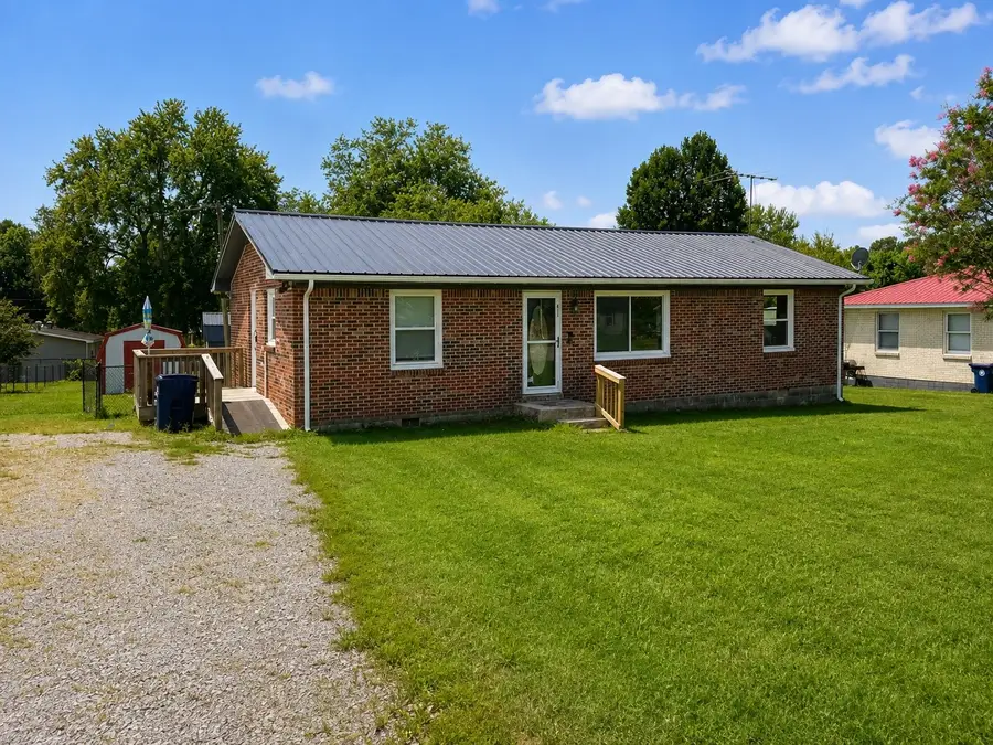 611 Estes St, Smithville, TN 37166 - #2