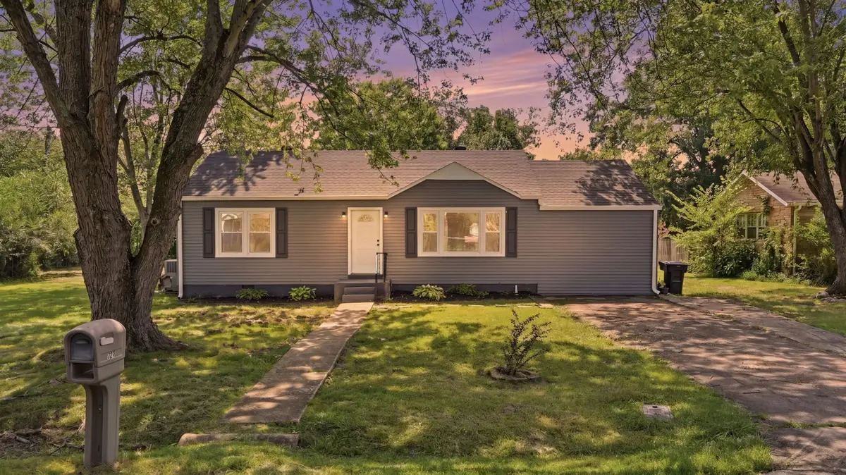 223 Lynn St, Tullahoma, TN 37388 - #1