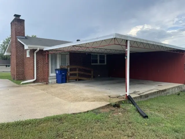 1306 Raby Ave, Shelbyville, TN 37160 - #2