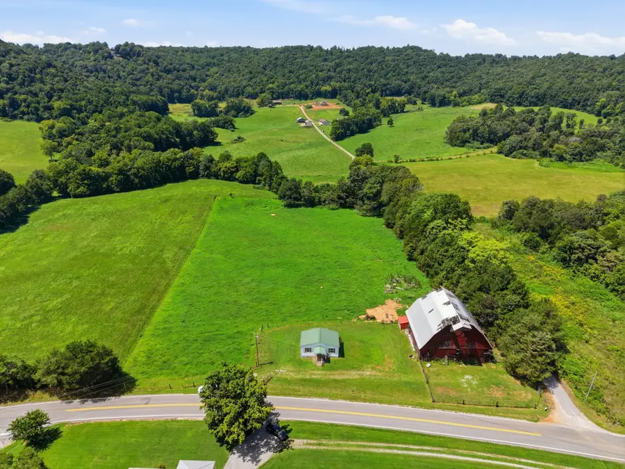 17904 Old Kentucky Rd, Walling, TN 38587 - #3