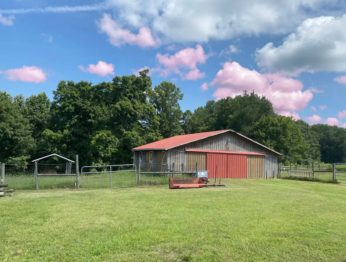 326 Sherman Rd, Charlotte, TN 37036 - #1