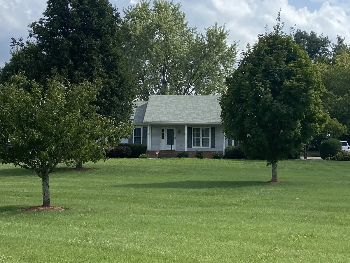 147 Flynn Rd, Gallatin, TN 37066 - #1