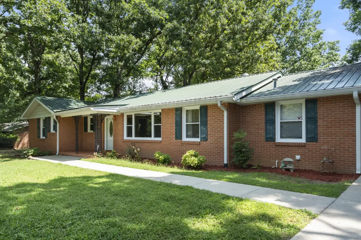 306 Cedarview Dr, Dickson, TN 37055 - #1
