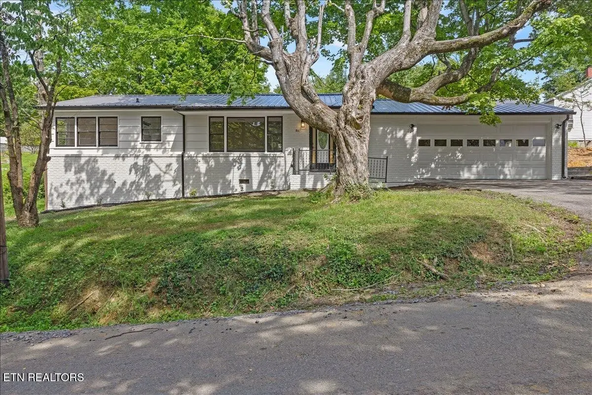 911 Georgia Ave, Athens, TN 37303 - #1